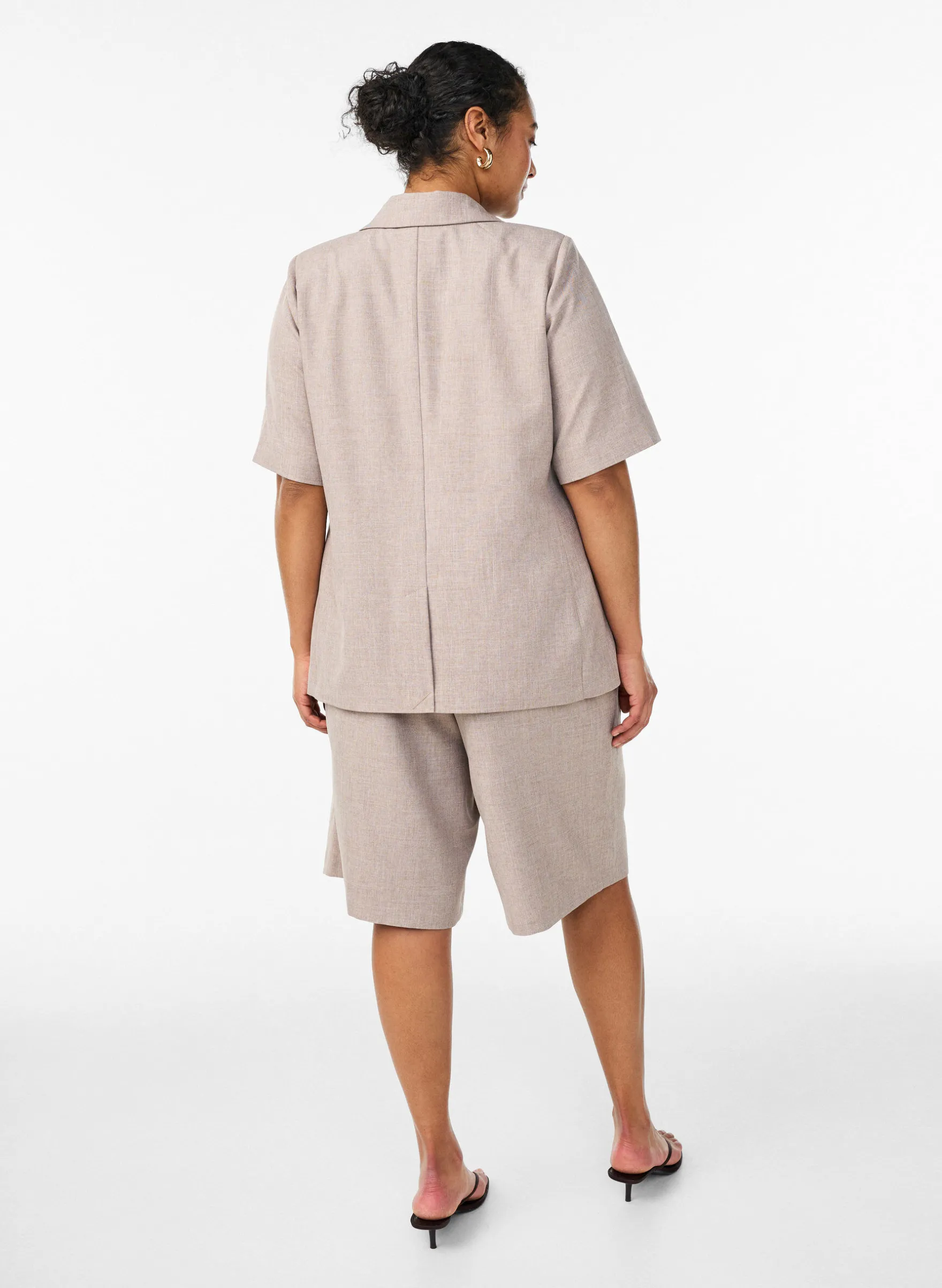 Lockere Bermudashorts mit hoher Taille