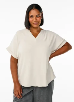 Lockere Bluse mit kurzen Ärmeln