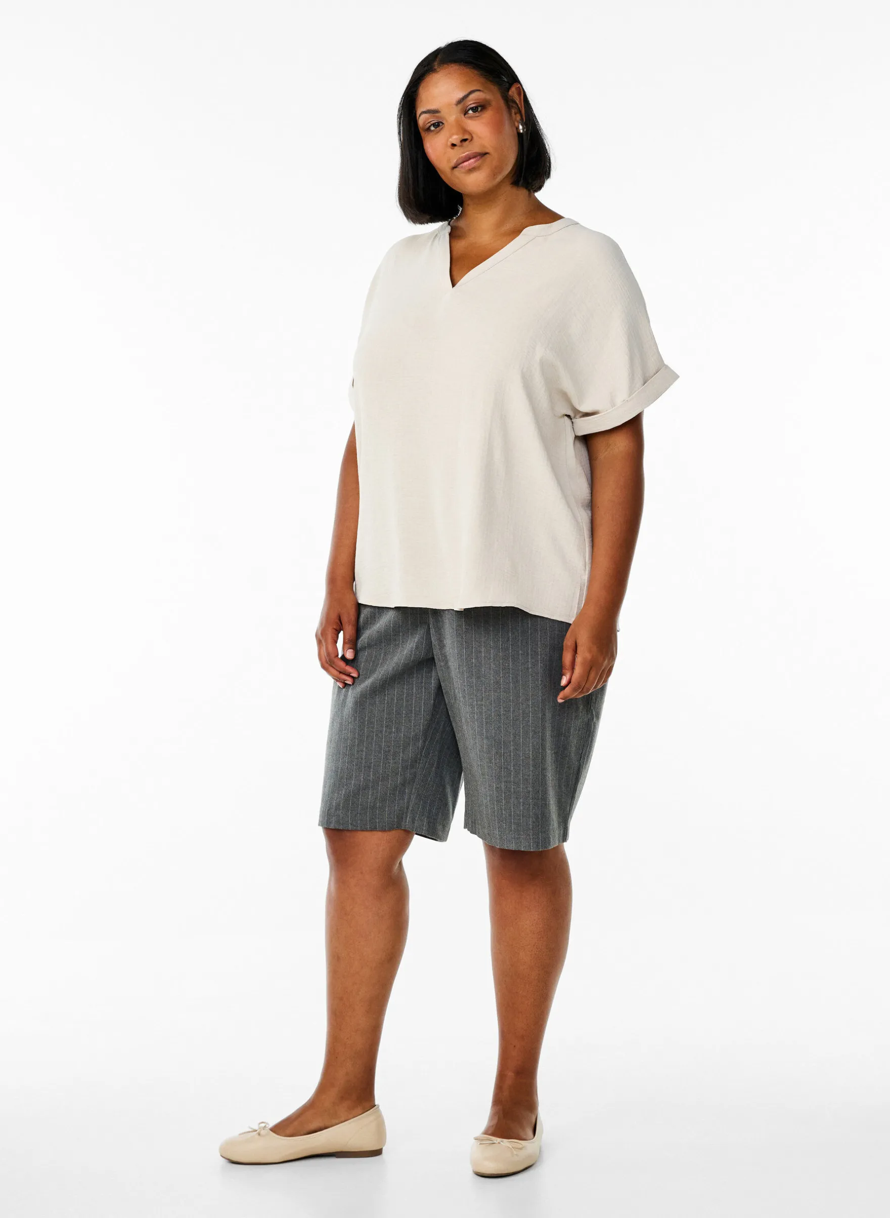 Lockere Bluse mit kurzen Ärmeln
