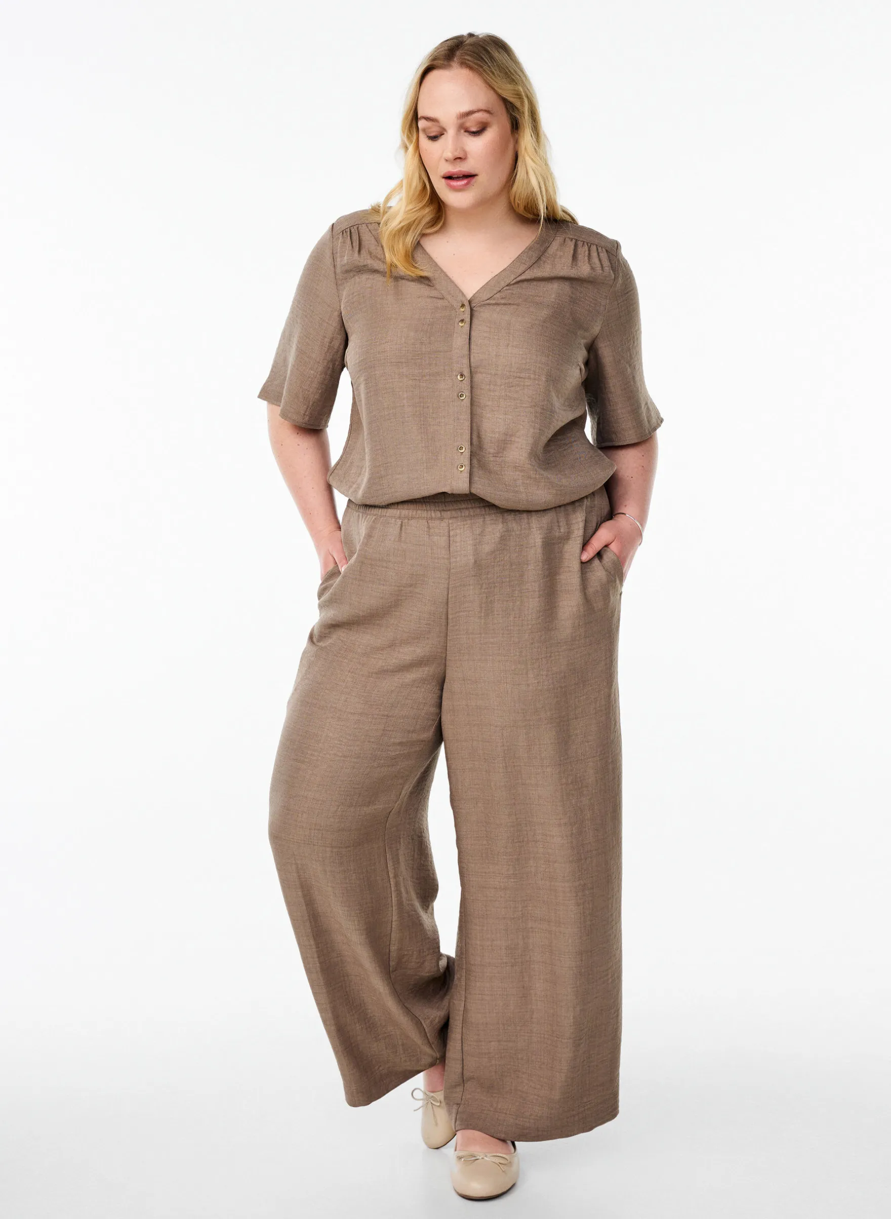 Lockere Hose mit elastischem Bund und Taschen