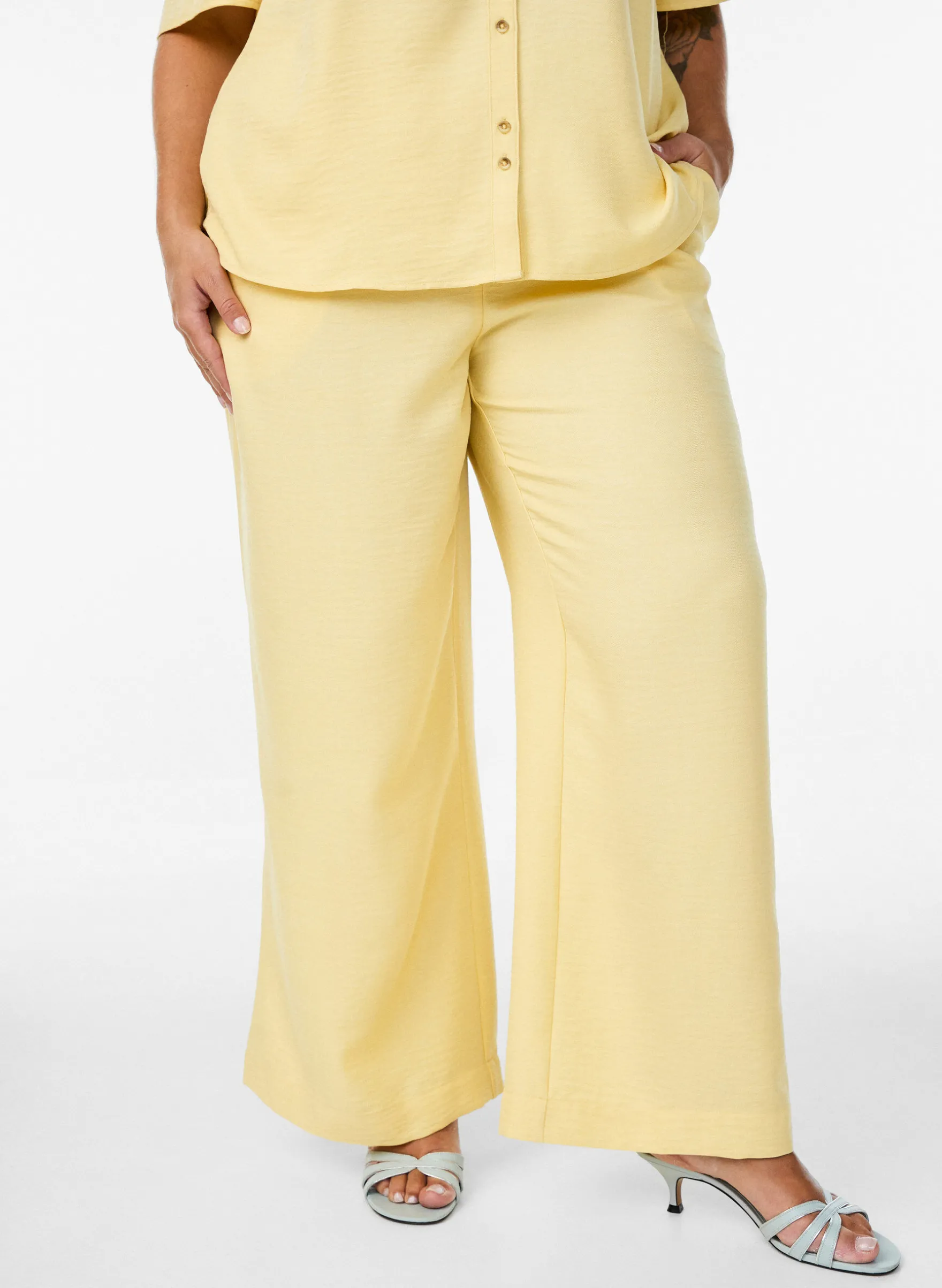 Lockere Hose mit elastischem Bund und Taschen