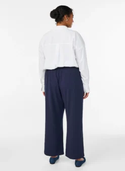 Lockere Hose mit Taschen