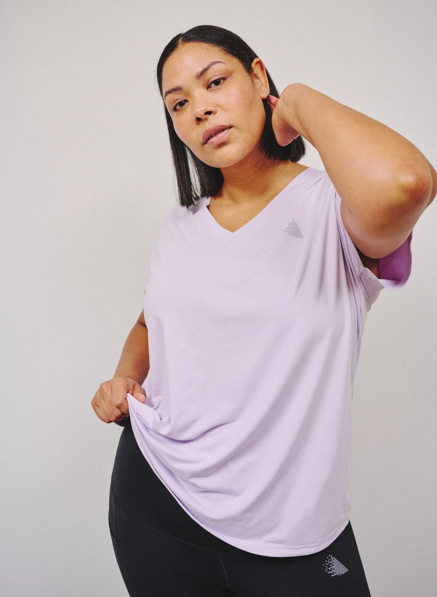 Lockeres Trainings-T-Shirt mit V-Ausschnitt