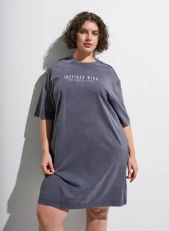 Lockeres T-Shirt-Kleid mit Washed-Optik