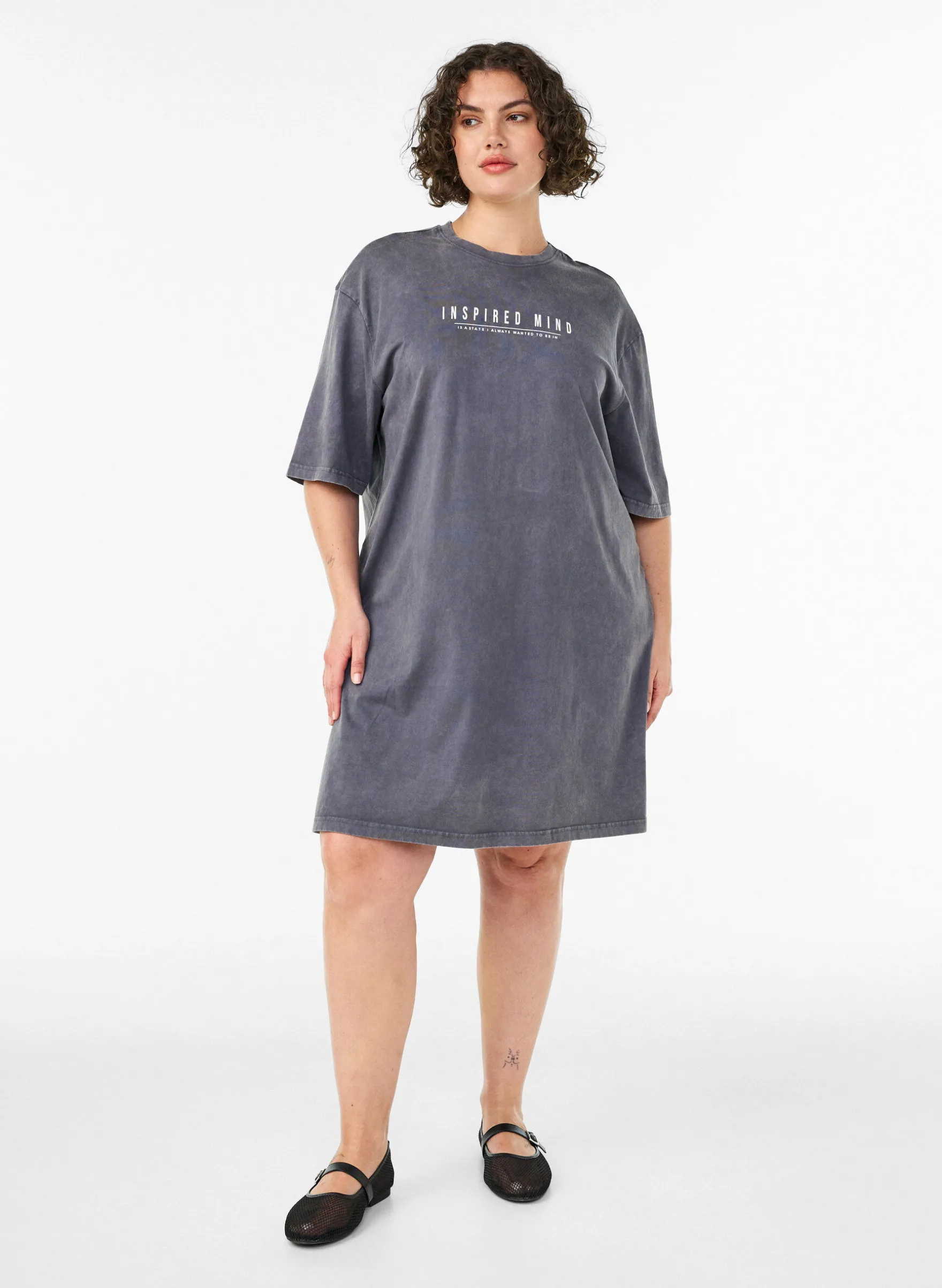 Lockeres T-Shirt-Kleid mit Washed-Optik