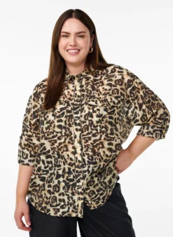 Locker sitzendes Shirt mit Tierprint und Brusttaschen