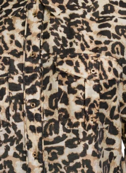 Locker sitzendes Shirt mit Tierprint und Brusttaschen