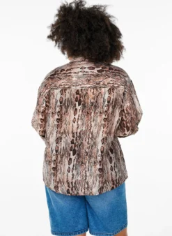 Locker sitzendes Shirt mit Tierprint und Brusttaschen