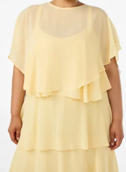 Maxikleid mit Rüschen-Volants und abnehmbarem Cape
