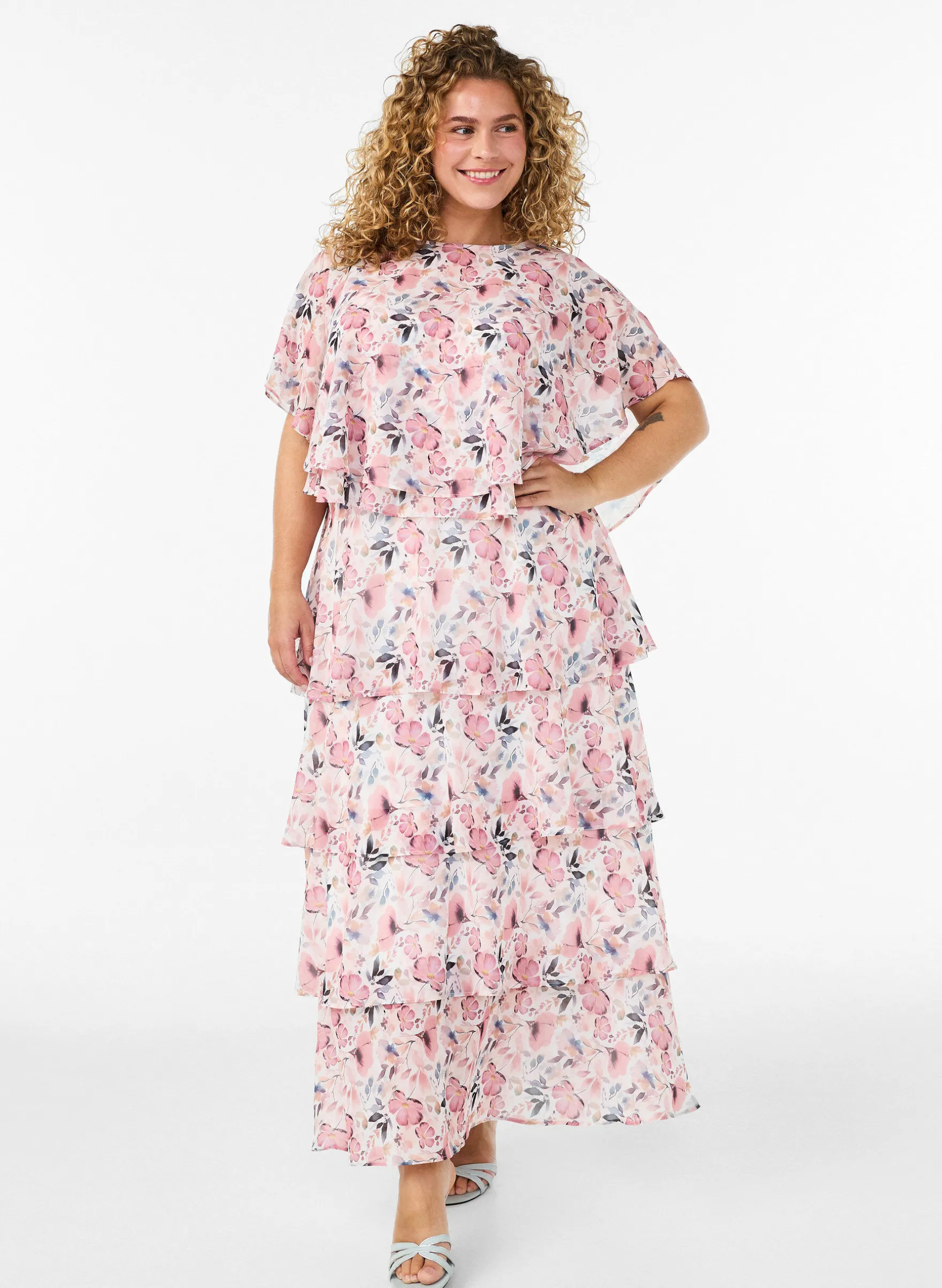 Maxikleid mit Rüschen-Volants und abnehmbarem Cape