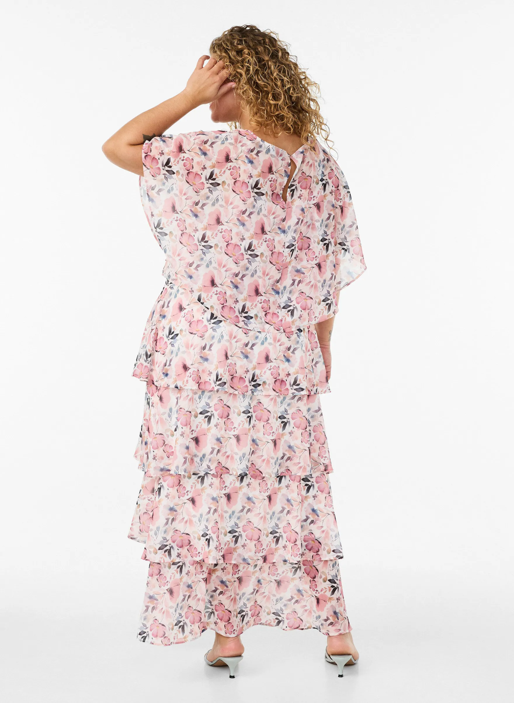 Maxikleid mit Rüschen-Volants und abnehmbarem Cape