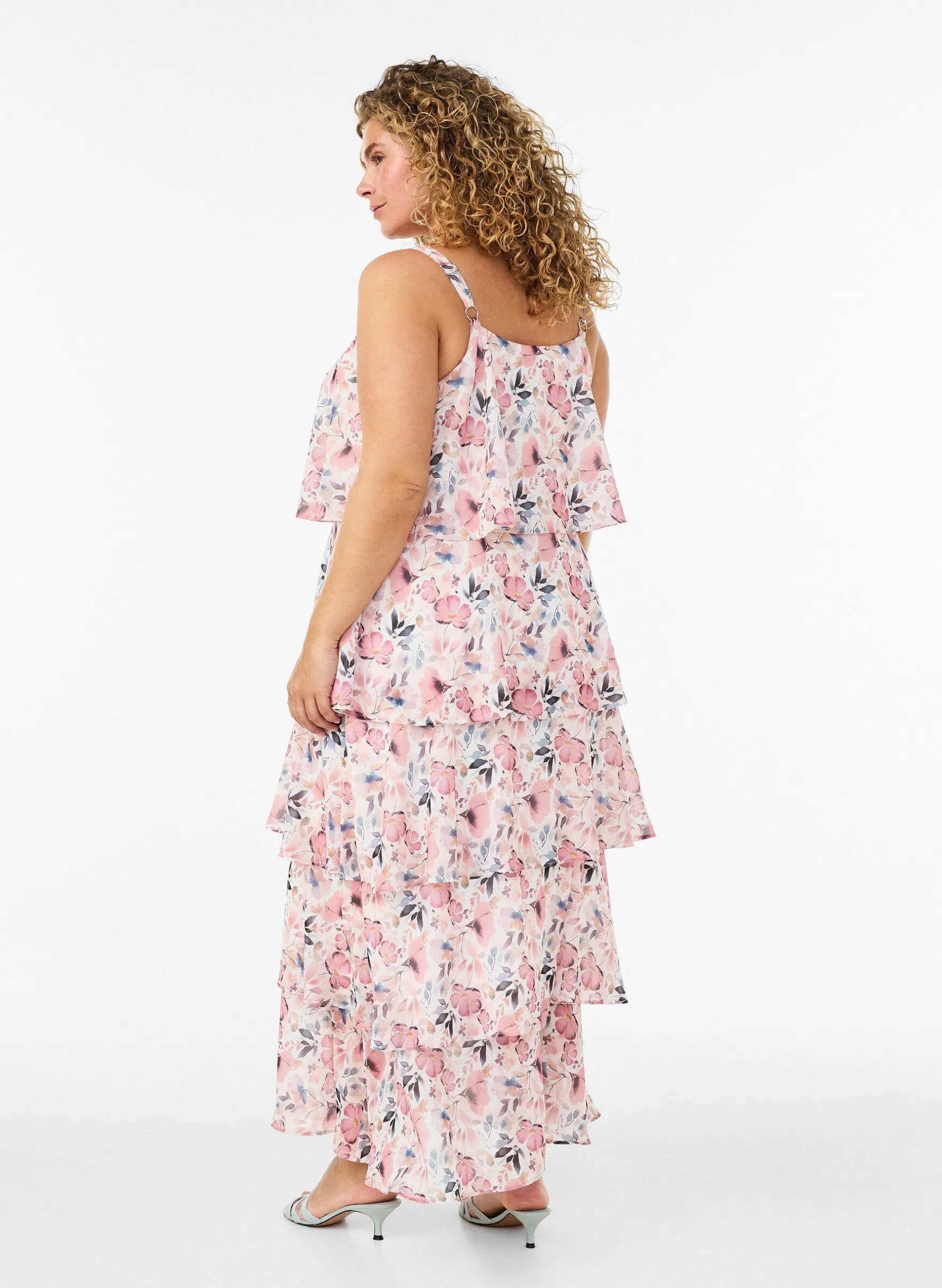 Maxikleid mit Rüschen-Volants und abnehmbarem Cape