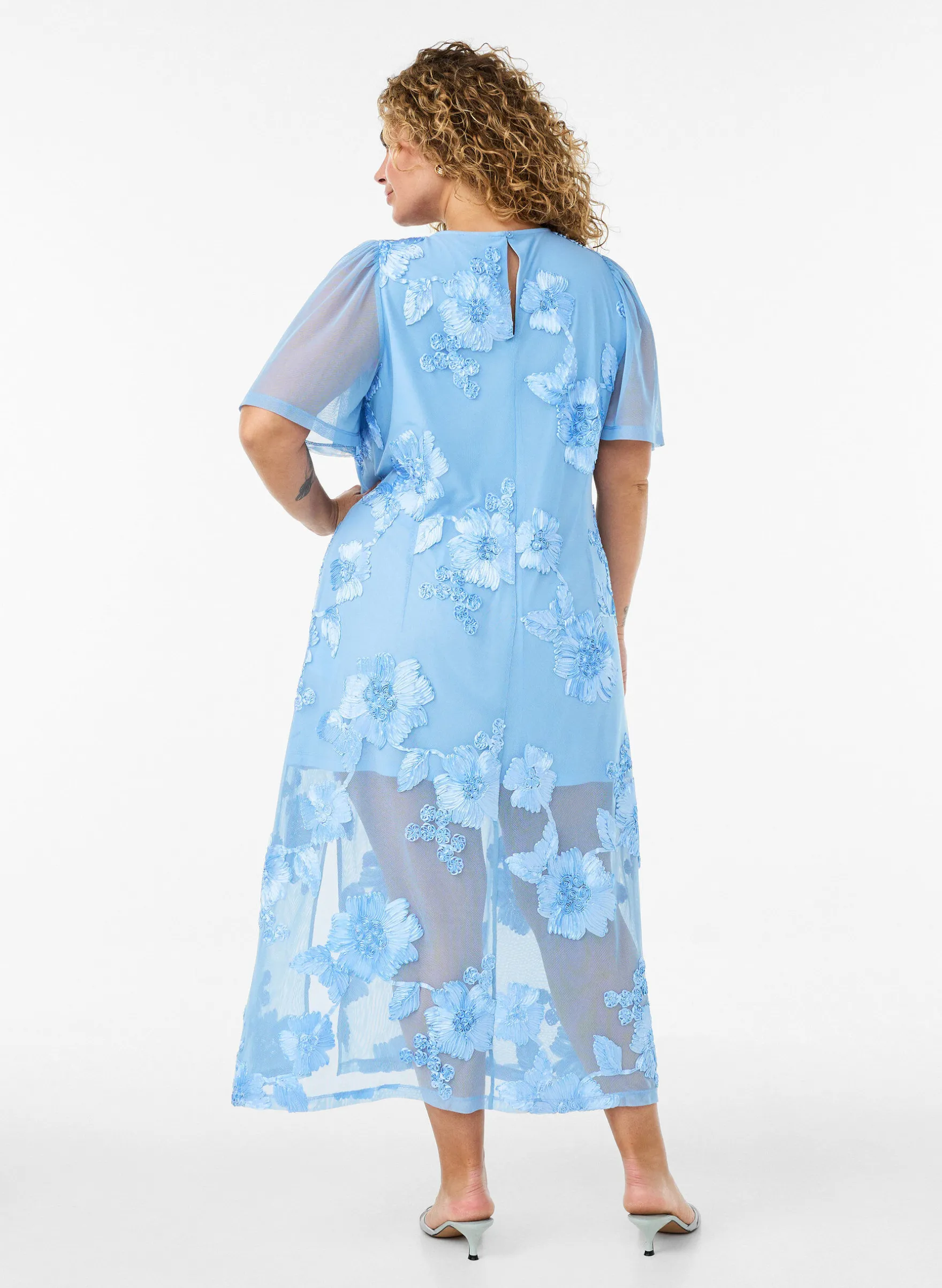 Mesh-Kleid mit floralen Applikationen