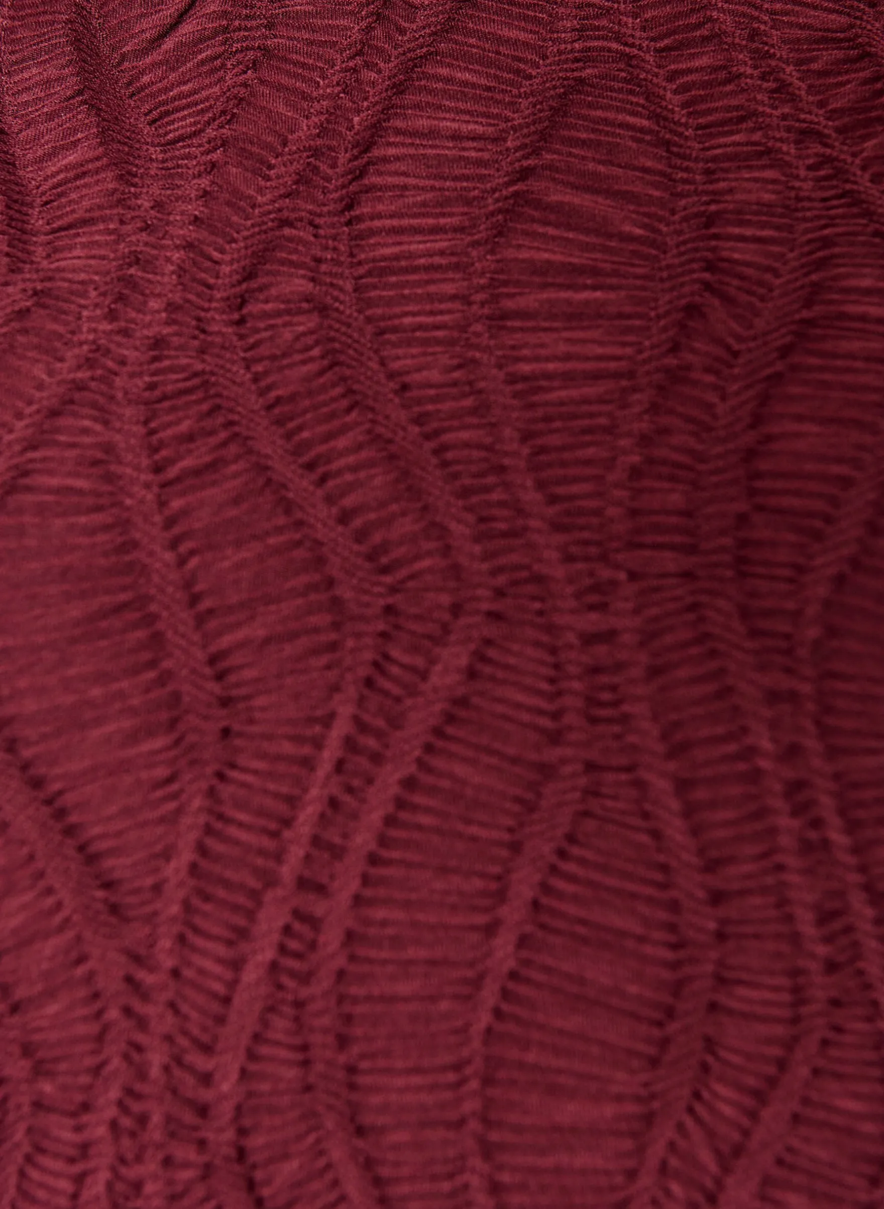 Midikleid mit gewellter Struktur und langen Ärmeln