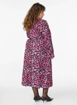 Midikleid mit Knopfleiste und Bindegürtel