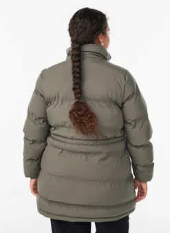 Mittellange Pufferjacke mit verstellbarer Taille