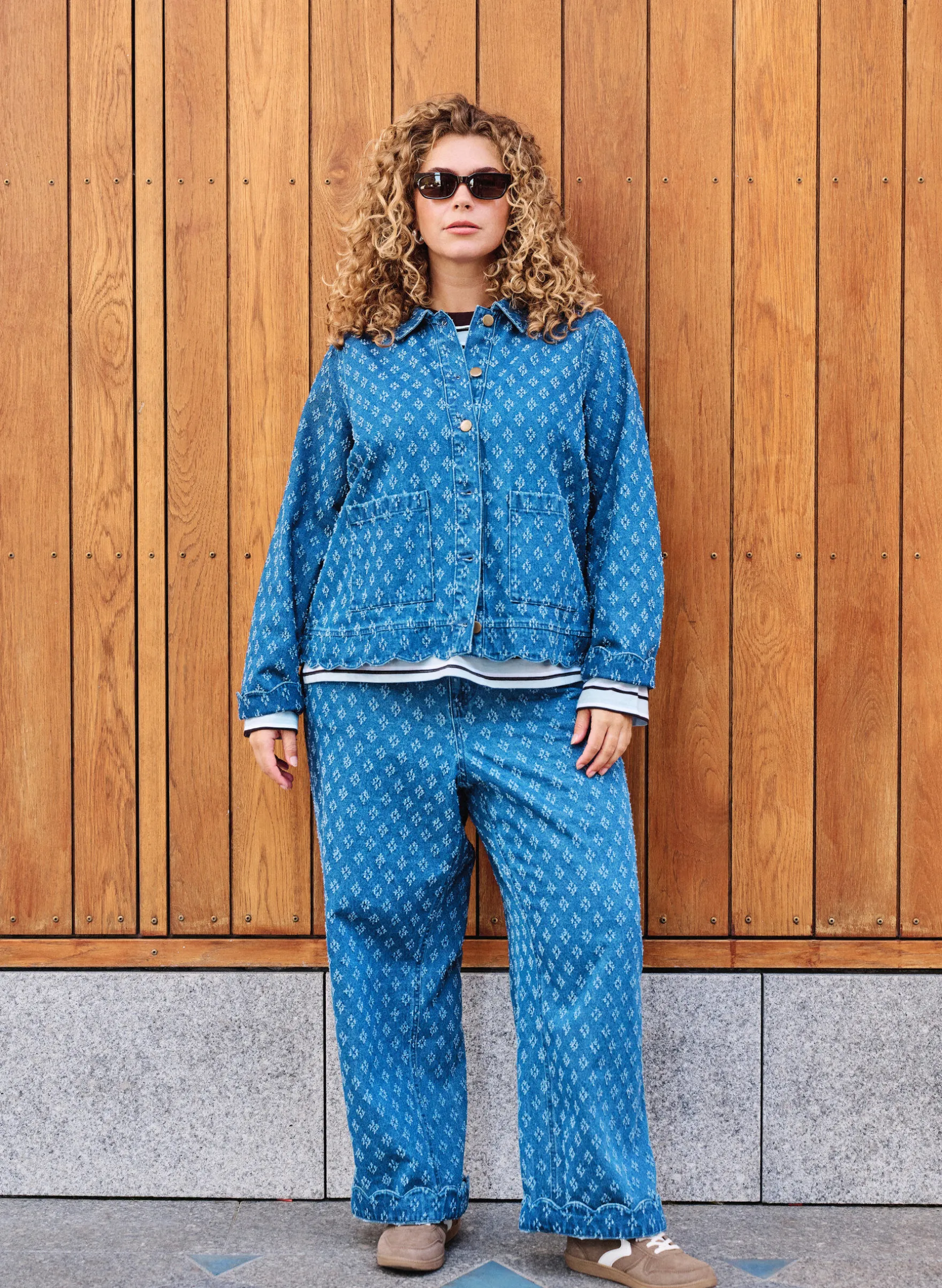 Myra Jeans mit weiter Passform und abgenutzter Optik