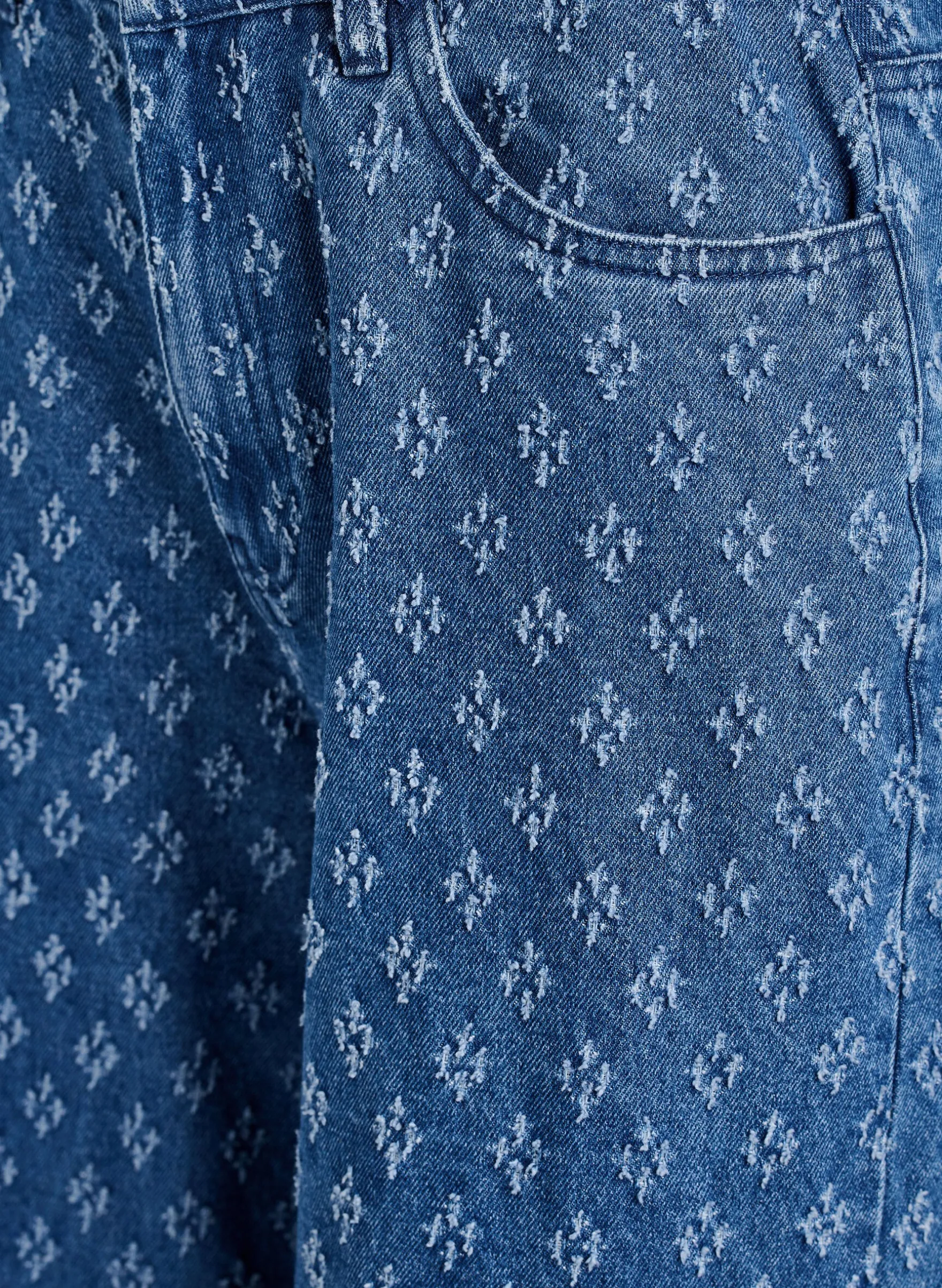Myra Jeans mit weiter Passform und abgenutzter Optik