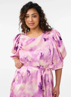 Partykleid mit kurzen Ärmeln und Bindegürtel