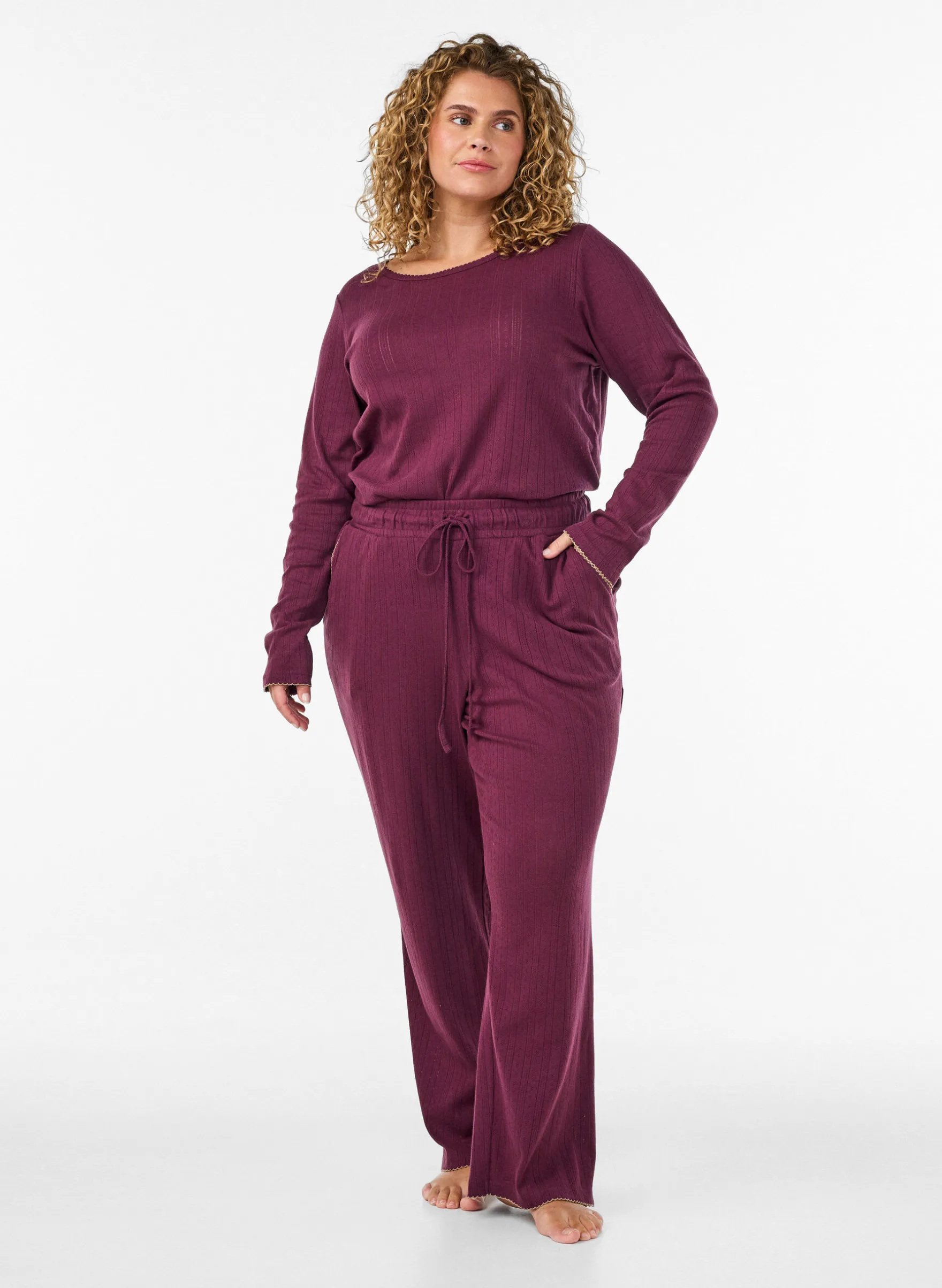 Pyjamahose aus Bio-Baumwolle mit Lochstickerei