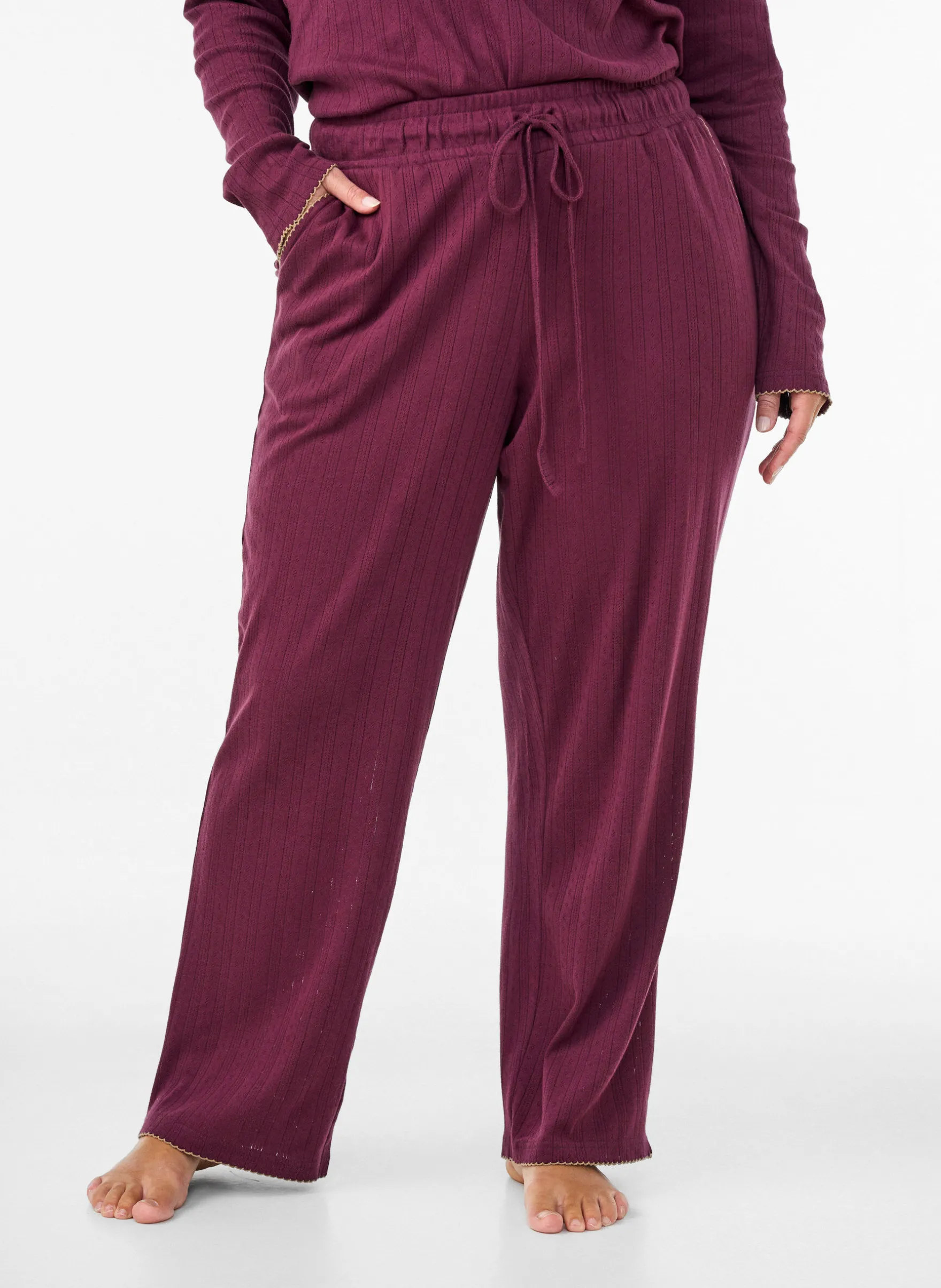 Pyjamahose aus Bio-Baumwolle mit Lochstickerei