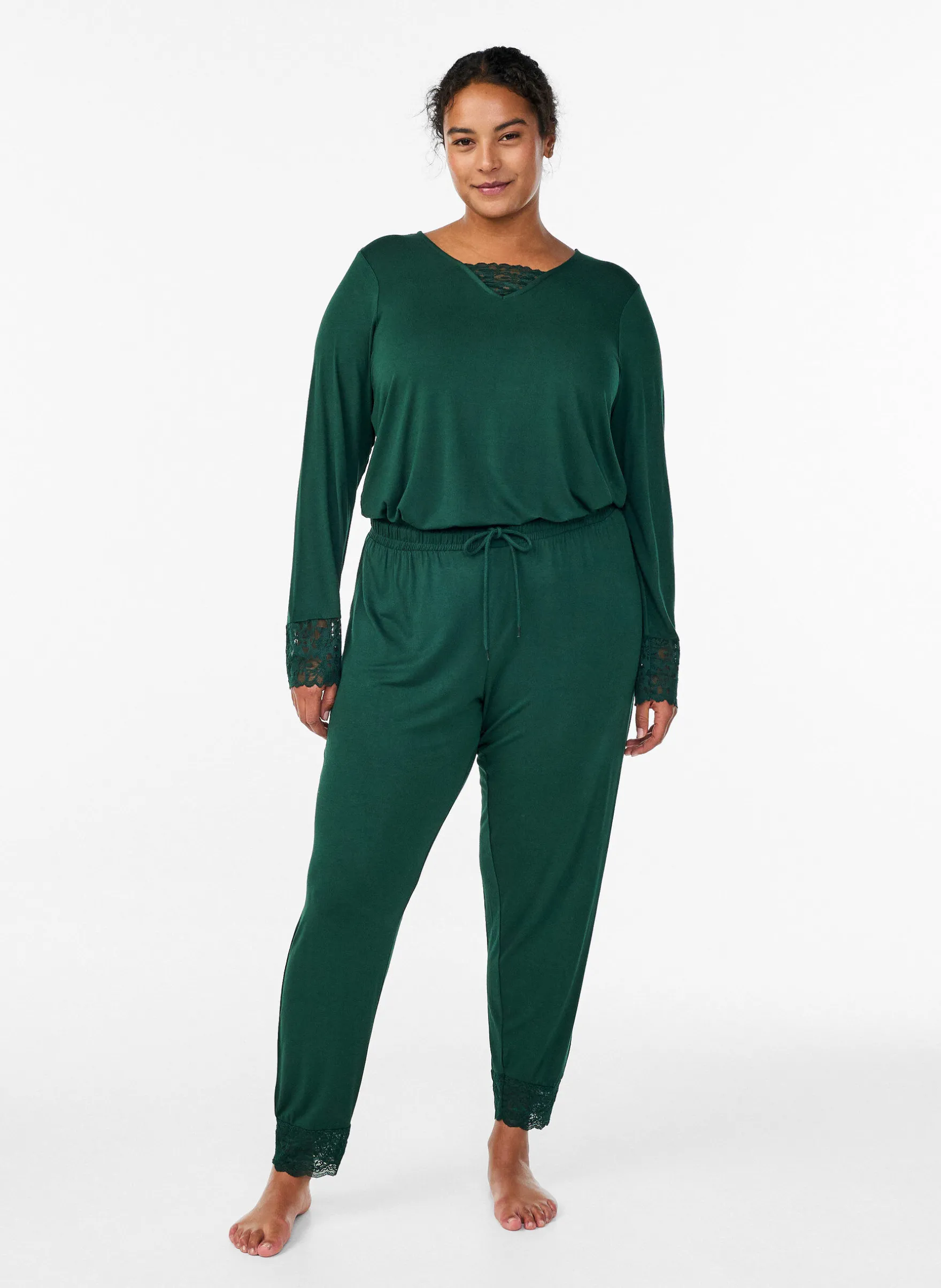 Pyjamahose mit Spitzen und hoher Taille