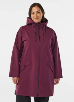 Regenjacke mit Taschen und Kapuze.