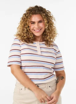 Ripp-T-Shirt mit Streifen und Knopfdetail