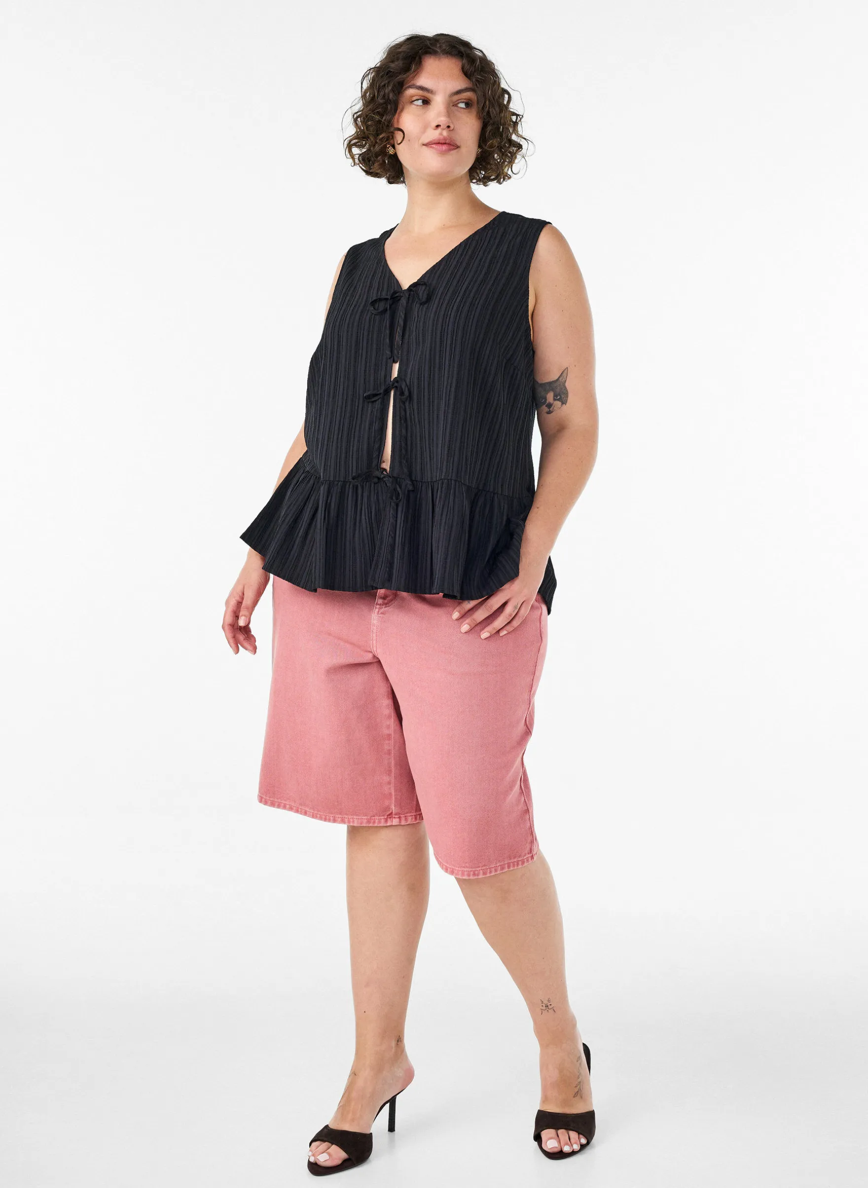 Ärmellose Bluse mit Struktur und Bindeband