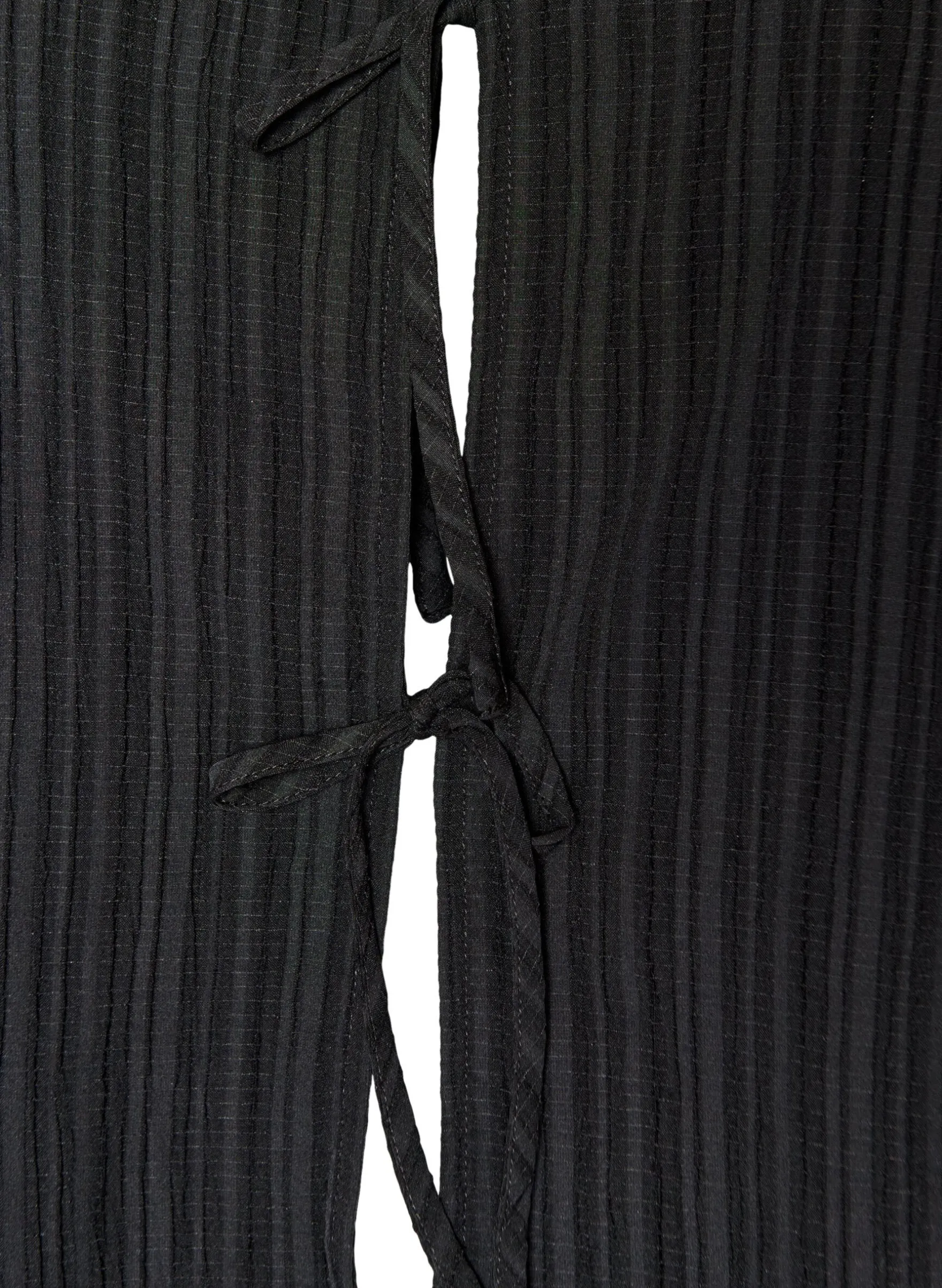 Ärmellose Bluse mit Struktur und Bindeband