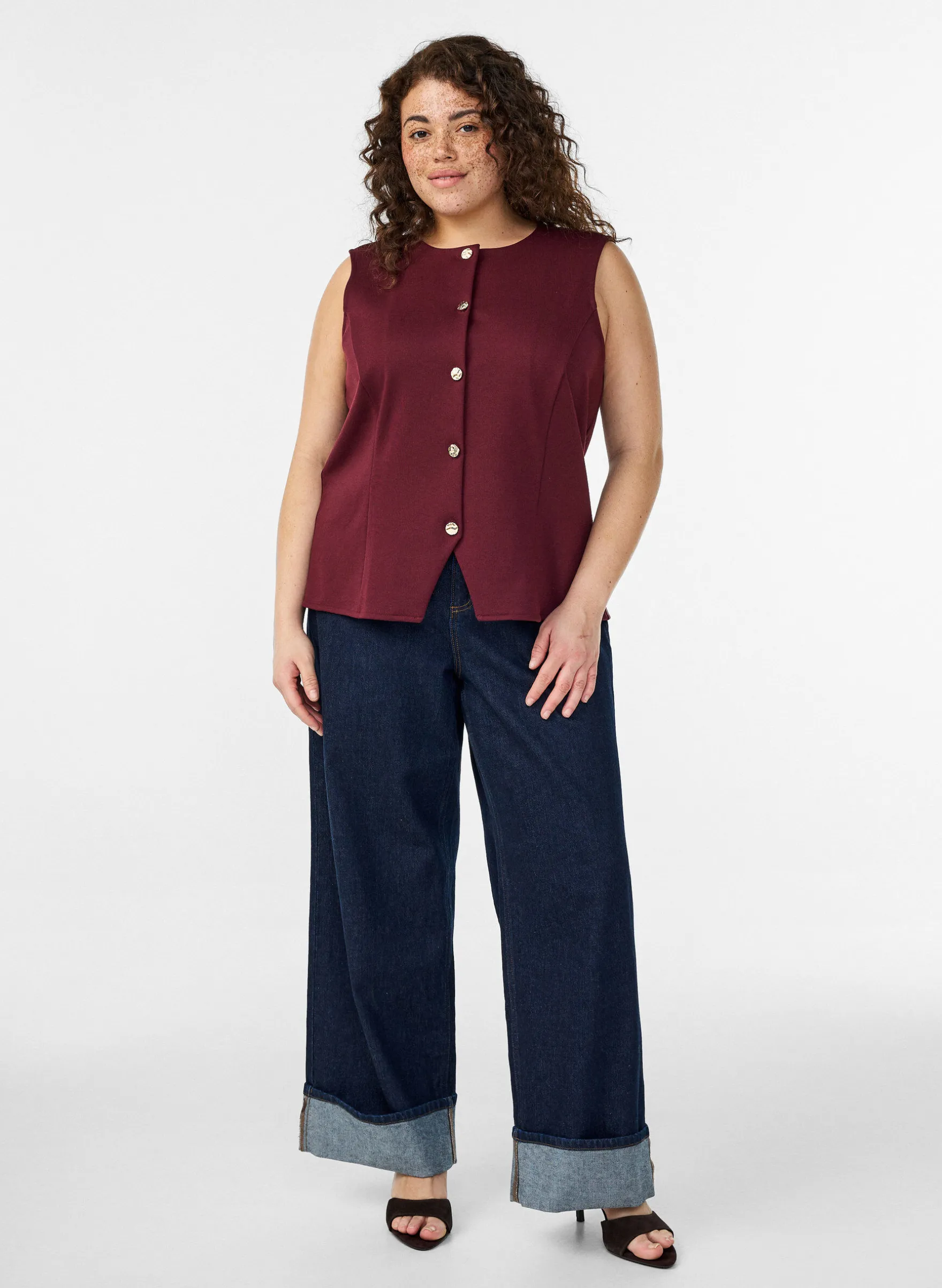 Ärmellose Bluse mit Zierknöpfen
