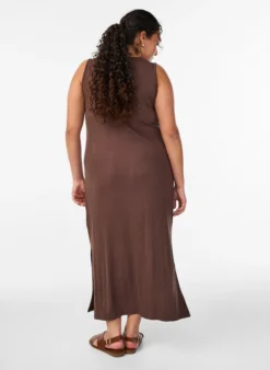Ärmelloses geripptes Kleid aus Viskose