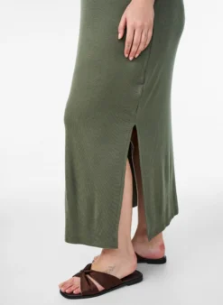 Ärmelloses geripptes Kleid aus Viskose