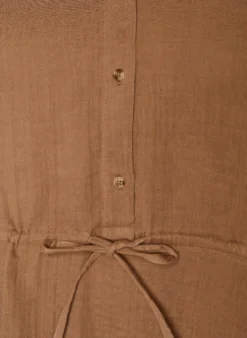Ärmelloses Kleid aus Baumwoll-Musselin mit Bindeband