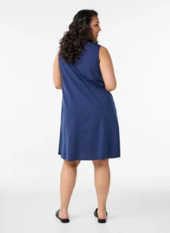 Ärmelloses Kleid in A-Linie