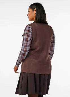 Ärmellose Strickweste mit Zierknöpfen