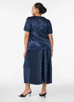 Rock aus Satin mit Ton-in-Ton-Blumenmuster