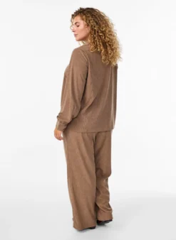 Samthose aus Samt mit weitem Bein