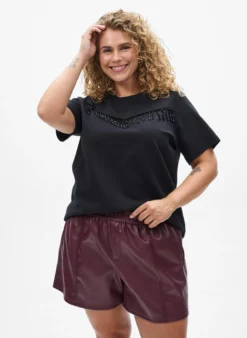 Shorts aus Kunstleder mit elastischem Bund