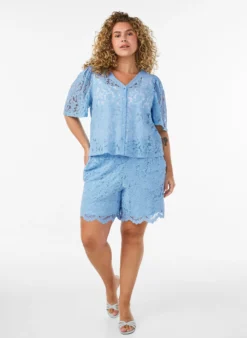 Shorts aus Spitze mit hoher Taille und Taschen