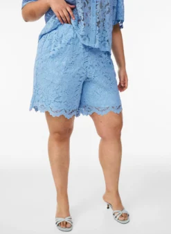 Shorts aus Spitze mit hoher Taille und Taschen