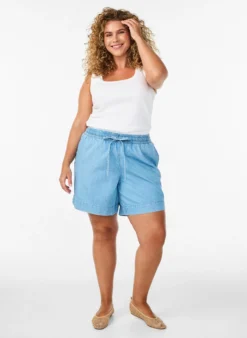 Shorts in Jeans-Optik mit elastischem Bund und Kordelzug