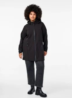 Softshell-Jacke mit abnehmbarer Kapuze