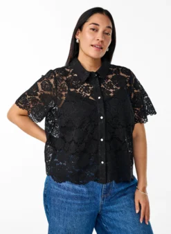 Spitzen blusenshirt mit perlenknöpfen