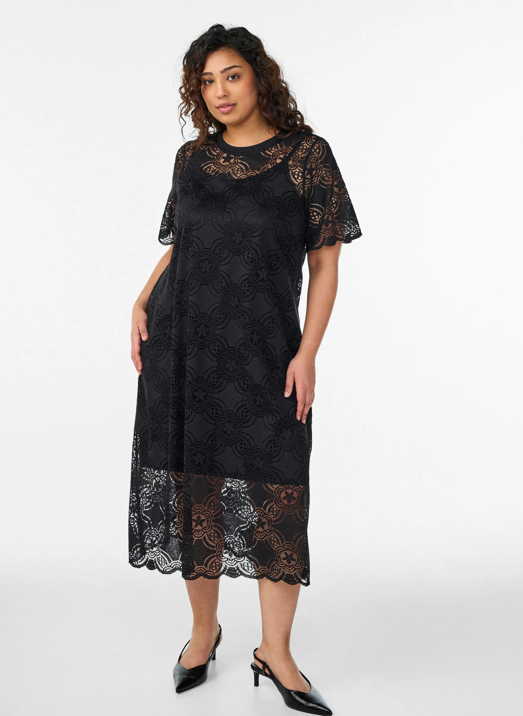 Spitzen-Midikleid mit 1/2-Ärmeln