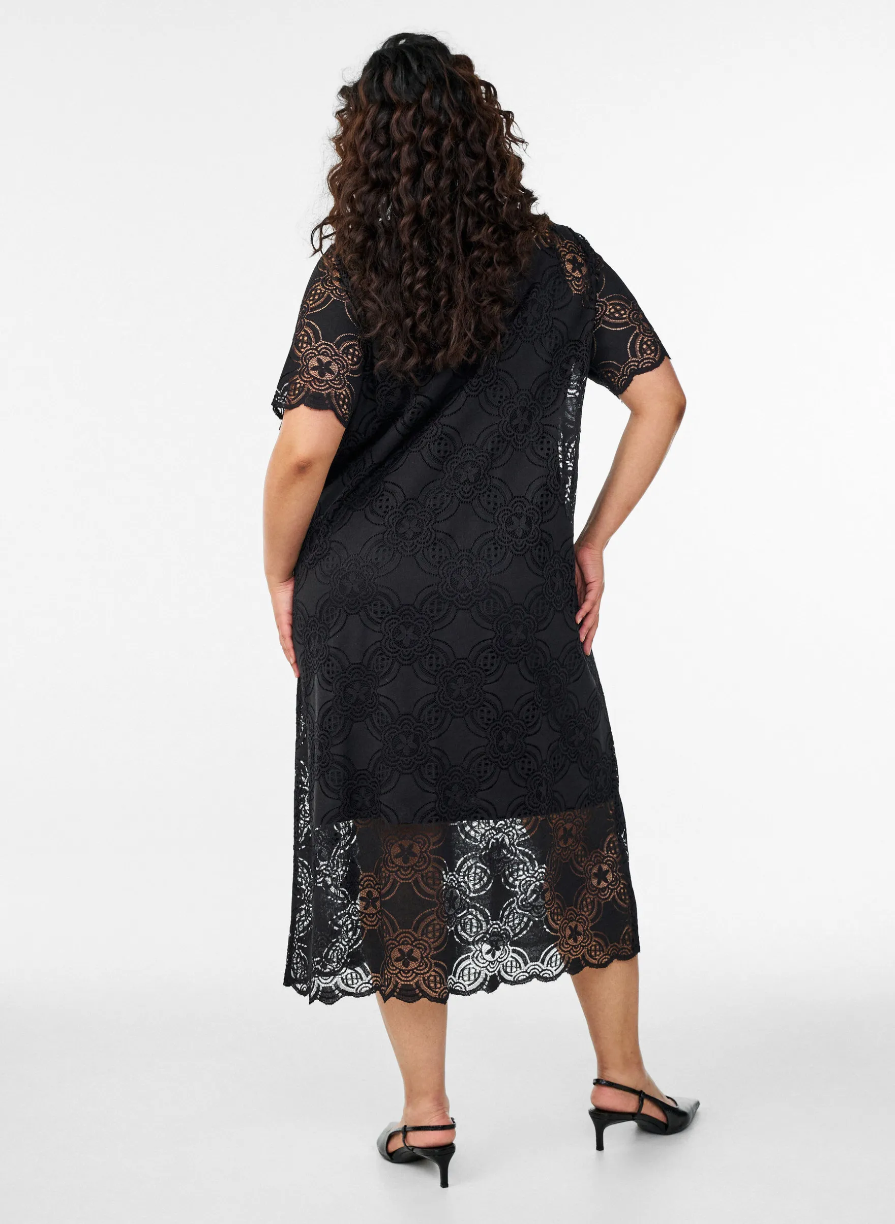 Spitzen-Midikleid mit 1/2-Ärmeln
