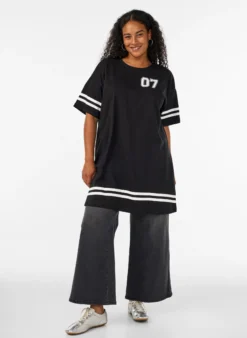Sportliches T-Shirtkleid aus Baumwolle