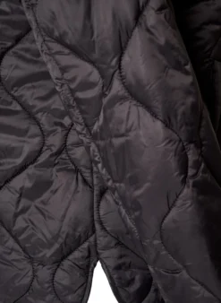 Steppjacke mit Druckknöpfen und Rundhalsausschnitt