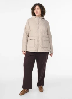 Steppjacke mit Kapuze und Taschen