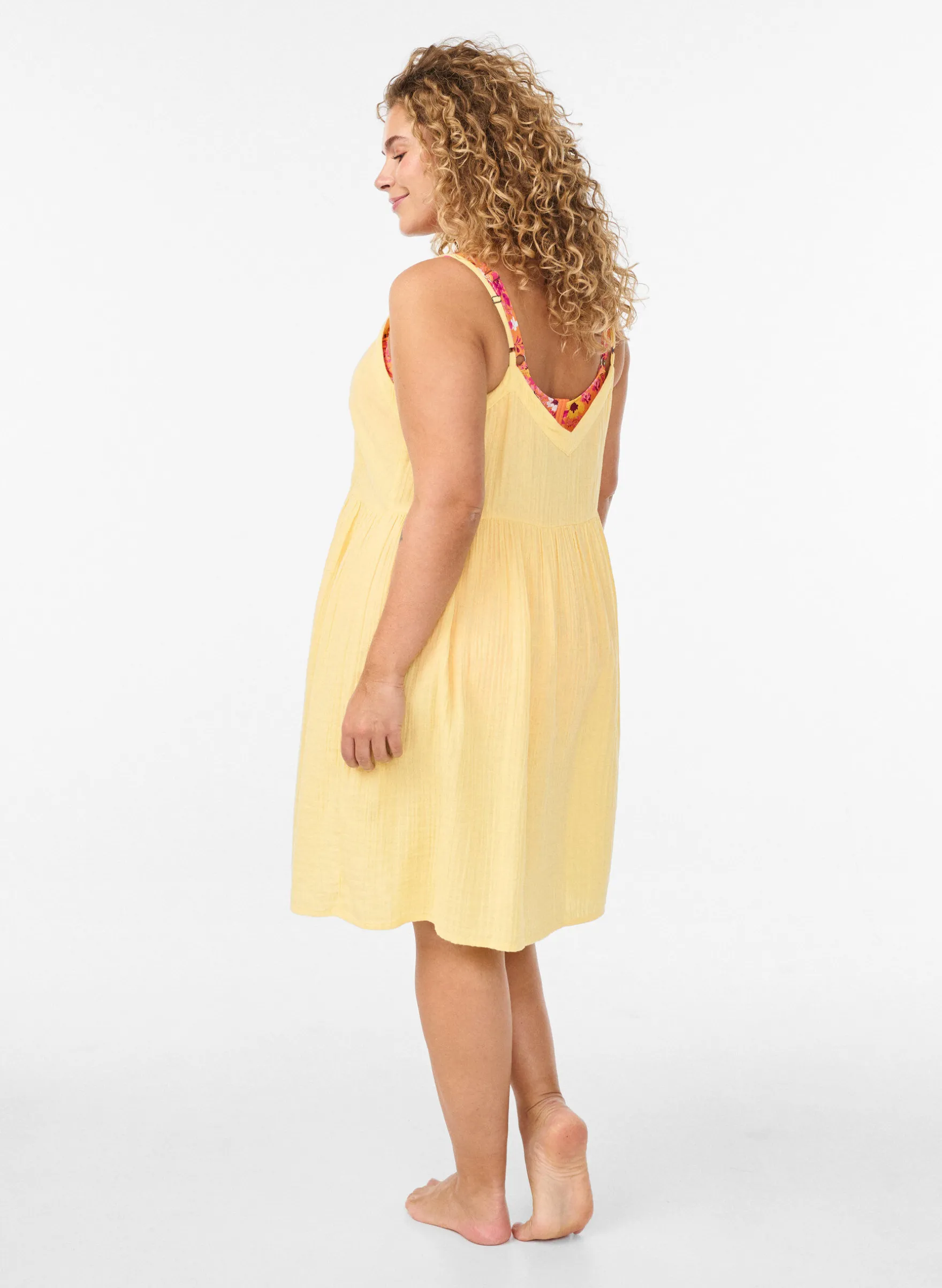 Strandkleid aus Baumwolle mit schmalen Trägern
